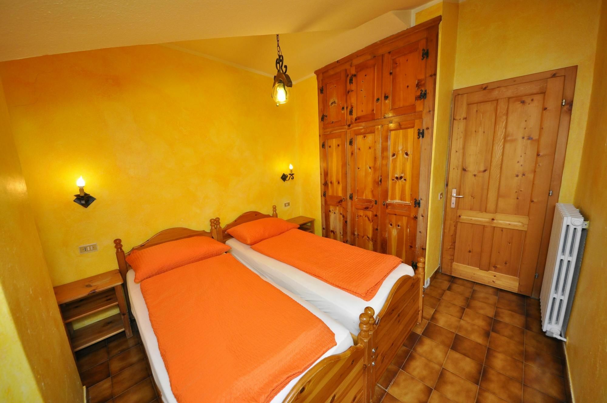 Residence Casa Longa By Livigno Accomodation מראה חיצוני תמונה